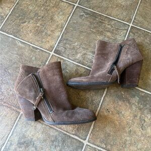 Dolce Vita Suede Ankle Boots Sz 9.5